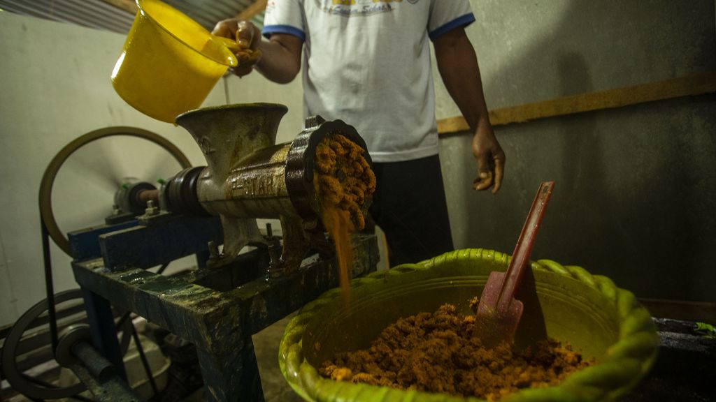 penggilingan rempah untuk jamu