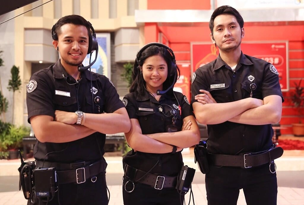 Seragam dengan Logo Perusahaan Seragam dengan Logo Perusahaan